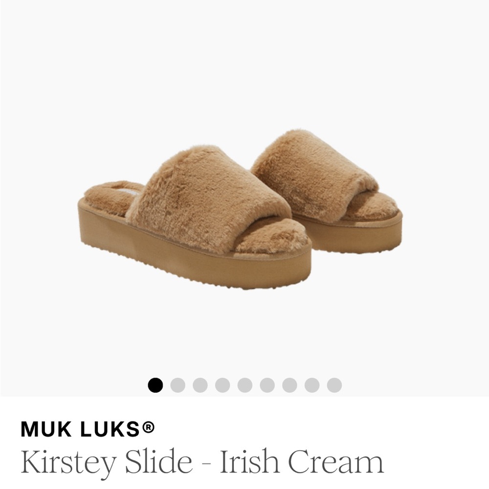 Muk Luks Cozy Tan Slides - Picture 5 of 11